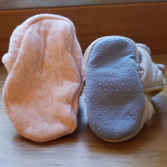 NWOT Koala Booties Newborn/0-3 - Picture 6 of 6